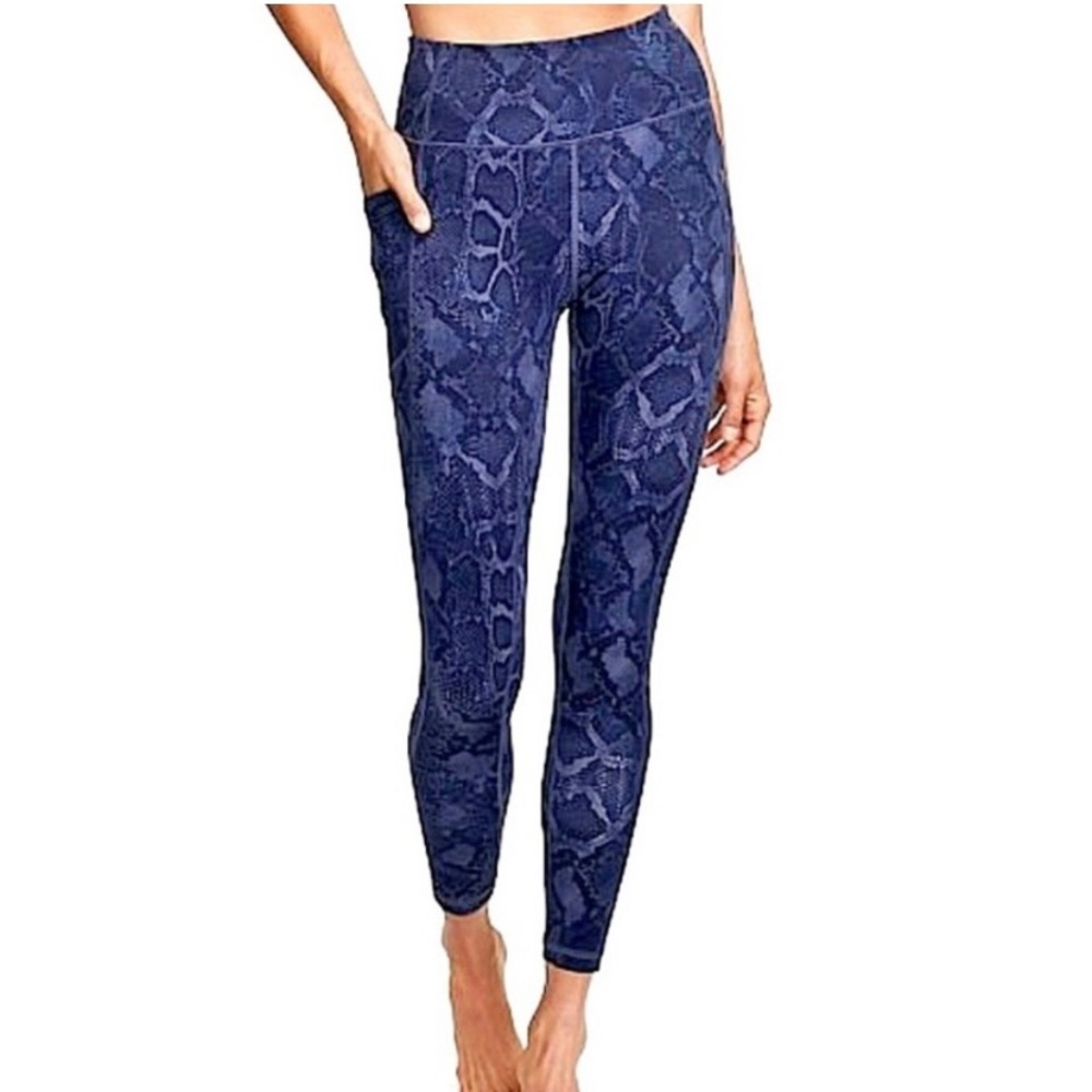 VICTORIA'S SECRET Flow On Point Snakeskin Leggings Essential High Rise Size 10